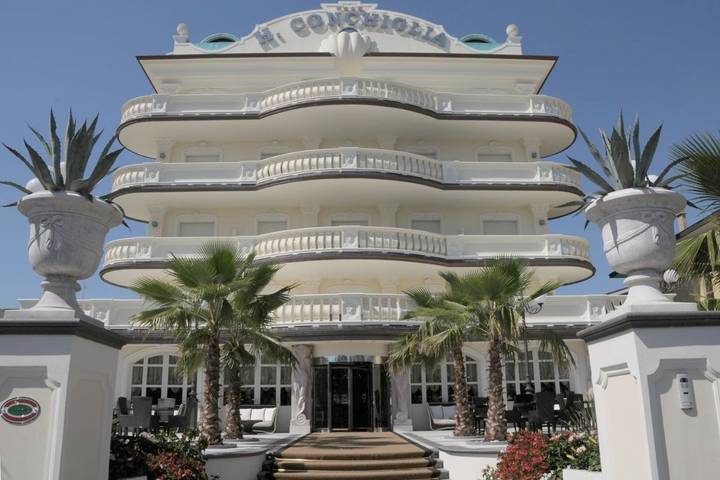 Hotel für 2 Personen, mit Balkon und Terrasse sowie Whirlpool und Garten in Cervia