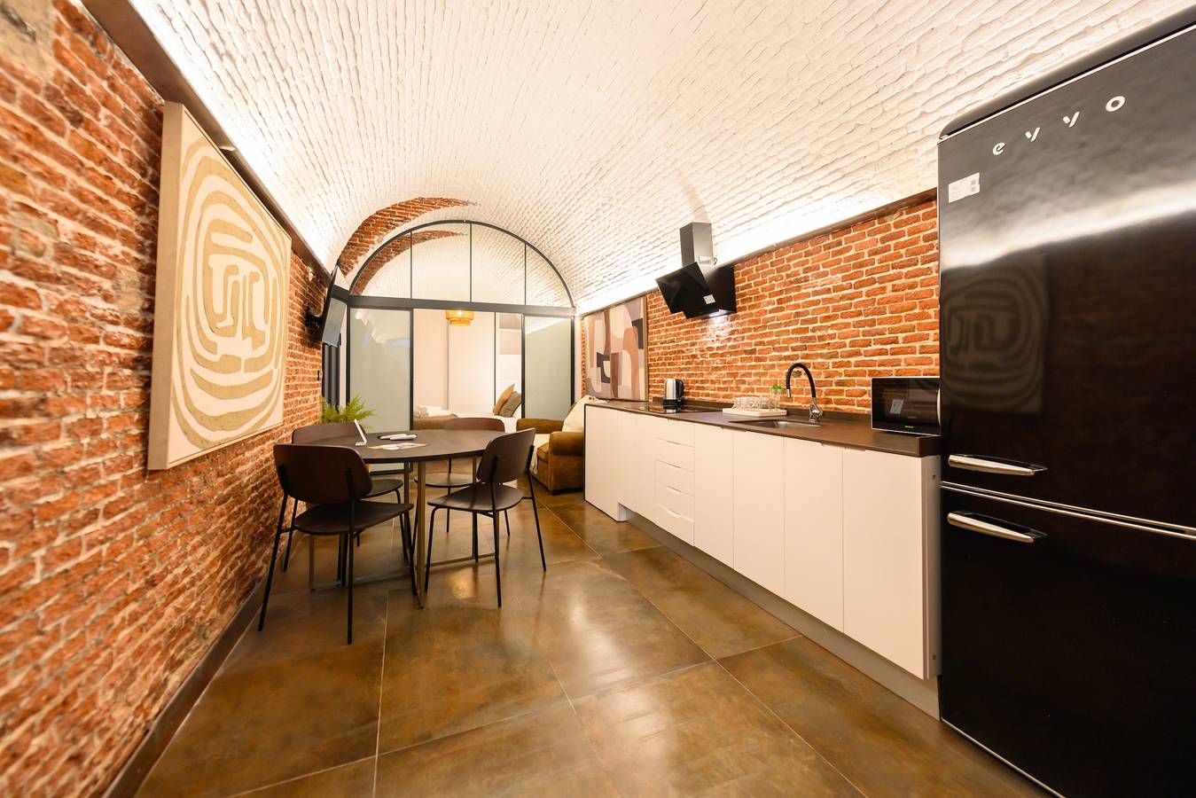 Entire apartment, M (Dfe11Si) Elegante piso de dos dormitorios en e in Centro (Madrid), Madrid