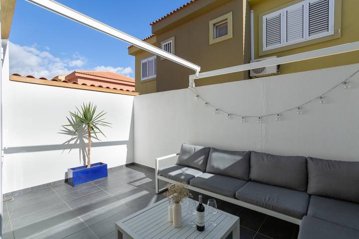 Casa de vacaciones 'Sunset Meloneras' con piscina compartida, Wi-Fi y aire acondicionado in Maspalomas, San Bartolomé de Tirajana