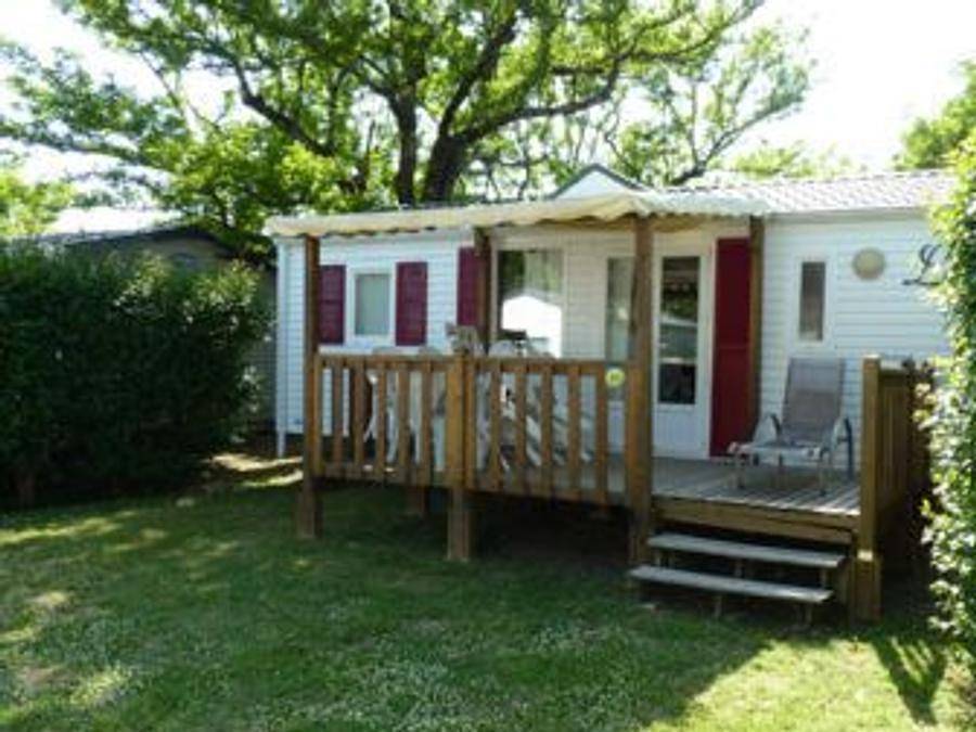 Flower Camping Le Riviera - Mobilheim 5 personen - Mobilheim Premium 32 m² 2 Zimmer + 12m² halbüberdachte Terrasse (9m²) + Tv + Klimaanlage 4/5 Pers. in Sampzon, Ardèche