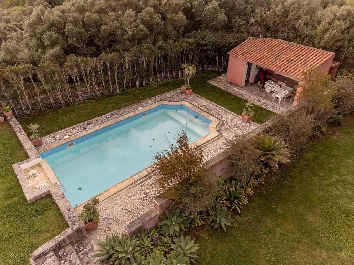 Four-Bedroom Chalet in Alcabideche, Costa de Lisboa