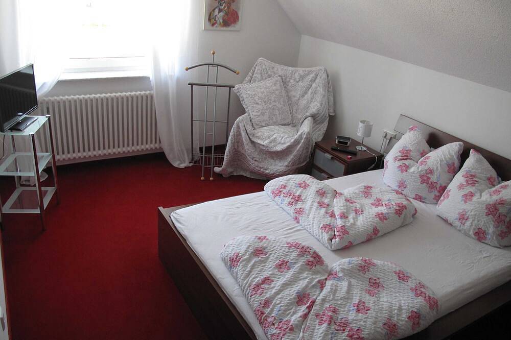 Ganze Wohnung, Ferienwohnung Vogesenblick, 50qm, 1 Schlafraum - Ferienwohnung Kunst in Europa-Park, Mahlberg