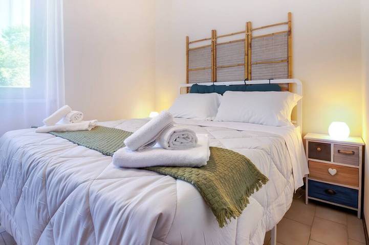 Appartement entier, 300 meters from the sea, detached apartment, fenced-in garden, pets allowed in Marina di Massa, Massa (Italie)