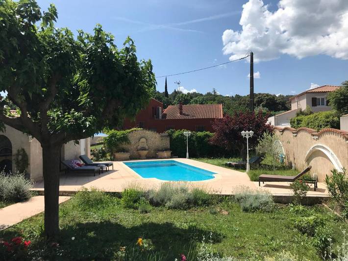 Casa de vacaciones para 6 personas, con jardín además de terraza y piscina - 1