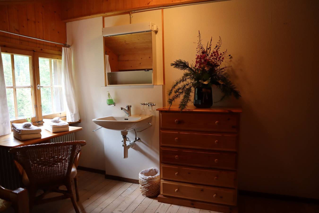 Gasthaus Sonnenhof Preda - Doppelzimmer mit Etagendusche/-Wc in Bergün, Bergün Filisur