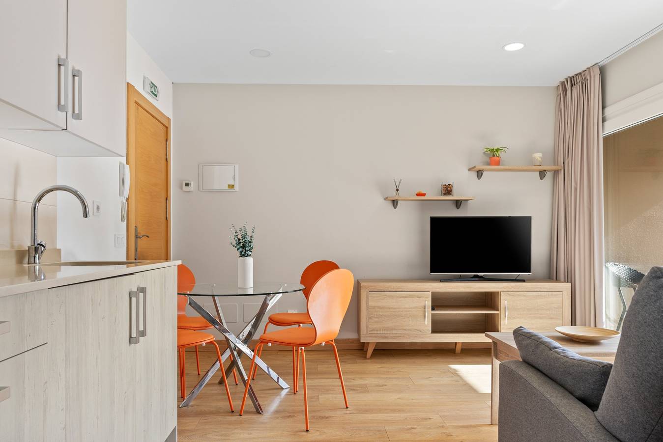 Entire apartment, Apartment '2 Plazas 3 Ballota Sin Jardin B' with Mountain View, Private Terrace and Balcony in Llanes, Costa Verde (Spain)