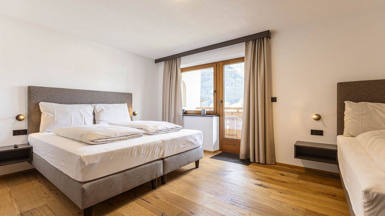 Geheel vakantieappartement, Vakantieappartement voor 8 personen met balkon in Lechtal Alps, Lermoos