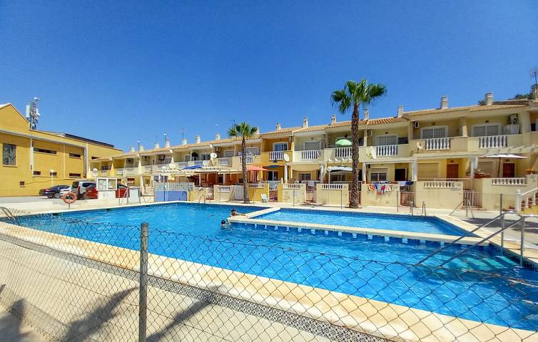 Appartement de vacances entier, Appartement confortable près de Playa de La Mata - Wi-Fi, climatisation, terrasse et parking in Guardamar del Segura, Costa Blanca