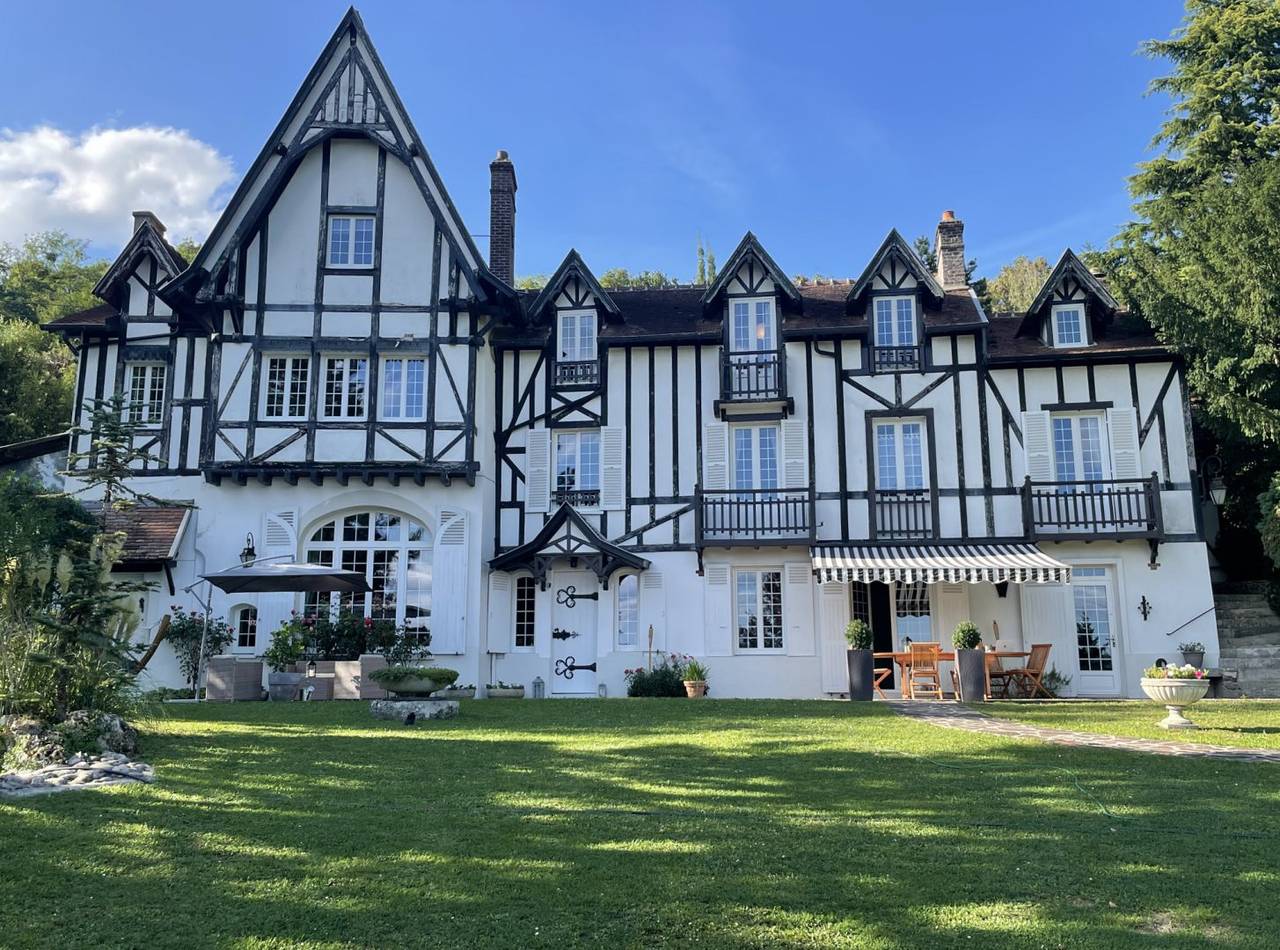 Chambres d'hôtes - Le Manoir de Sainte-Aulde, proche Disney - Chambre 1 : Jeanne Lariviere in Sainte-Aulde, Seine-et-Marne