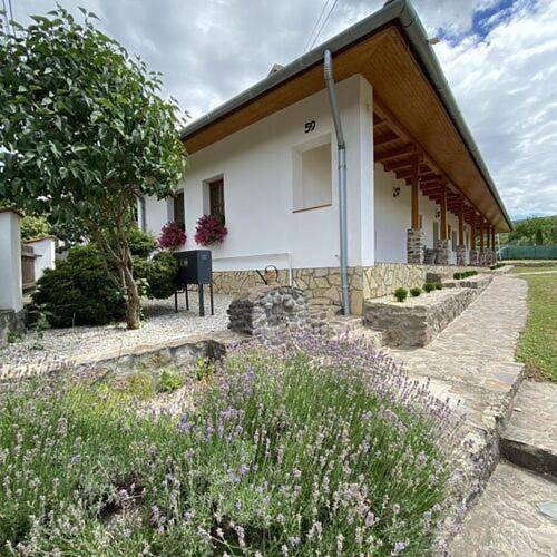 Appartement de vacances pour 10 personnes, avec vue ainsi que jardin et sauna