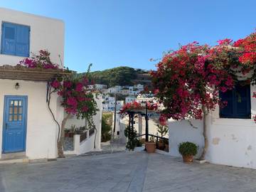 Villa for 2 Guests in Naousa, Paros, Picture 4