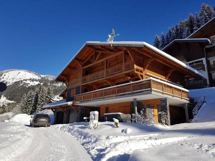 Maison pour 15 personnes, avec jardin et jacuzzi à Chatel