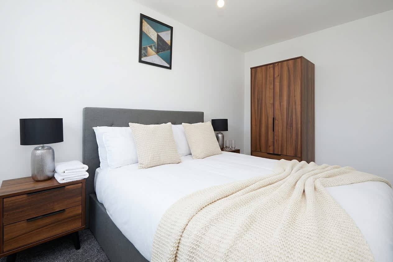 3-Bed Derby Retreat with Garden & Parking in Derby, East Midlands