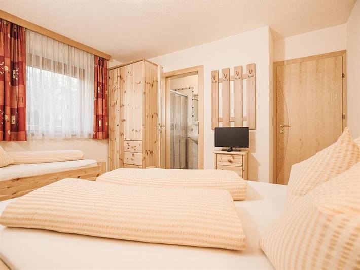 Ganze Ferienwohnung, Apartment 2 in Tuxer Alpen, Aschau im Zillertal
