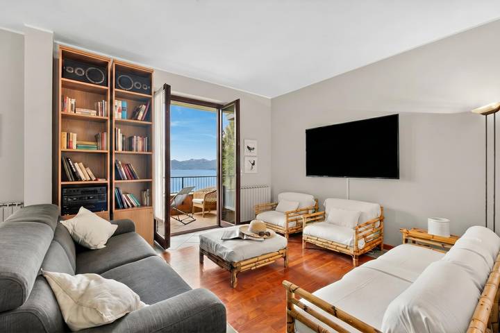 Appartement entier, Riflessi Di Luce: Lake Maggiore View Balcony Stresa in Stresa, Comune di Stresa