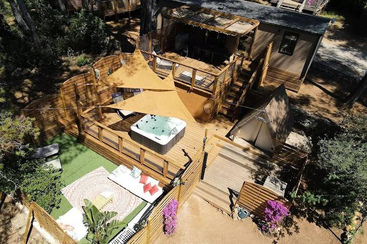 Camping pour 8 personnes à Carqueiranne