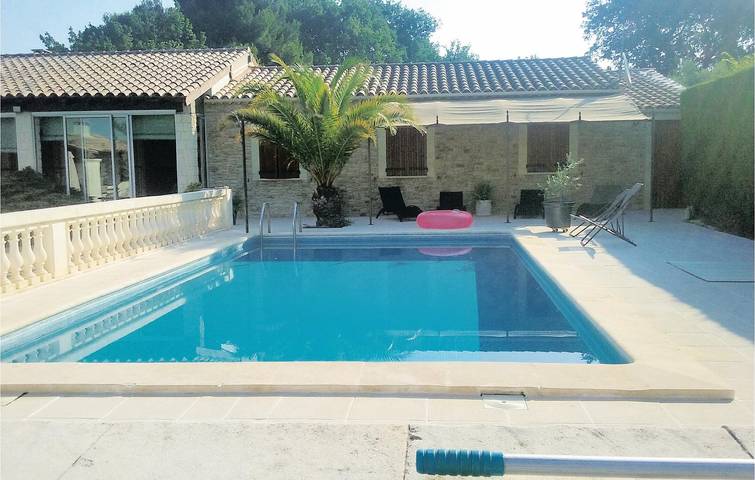 Location de vacances pour 6 personnes, avec jardin ainsi que terrasse et piscine à Robion - 3