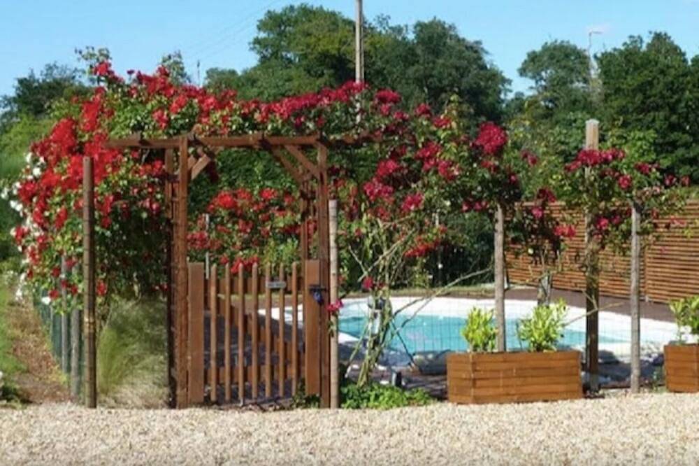 Maison avec piscine chauffée in Valanjou, Région d'Angers