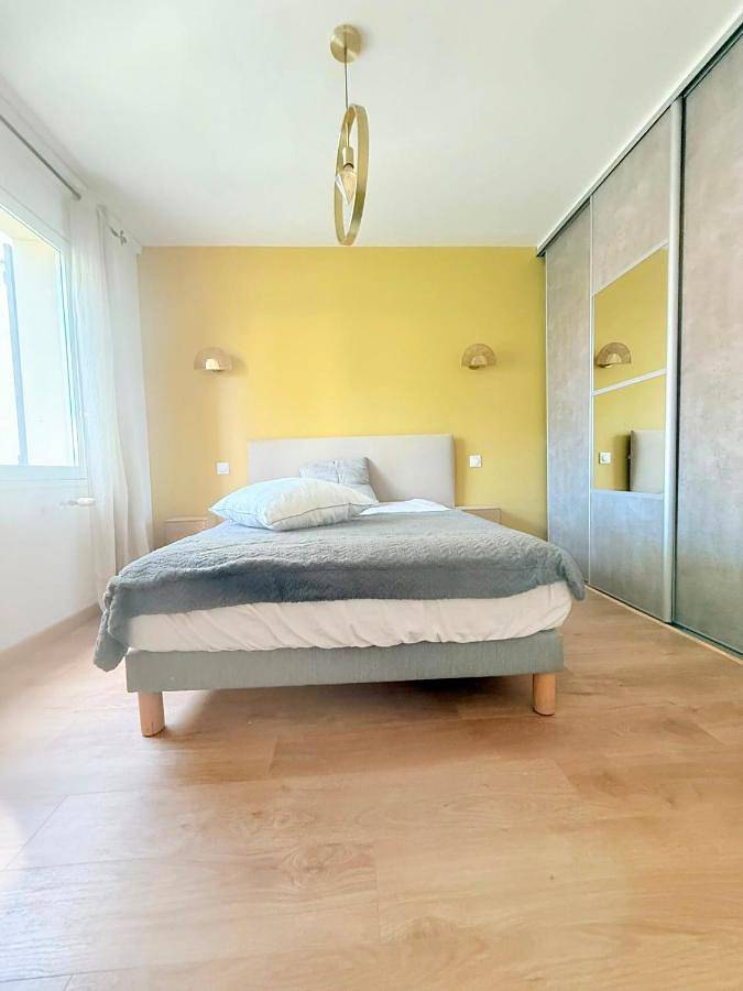 Location de vacances pour 4 personnes, avec Terrasse et Jardin à Lagord - 2
