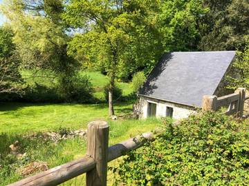 Gîte pour 3 personnes, avec vue et jardin, animaux acceptés dans Le Bouillon