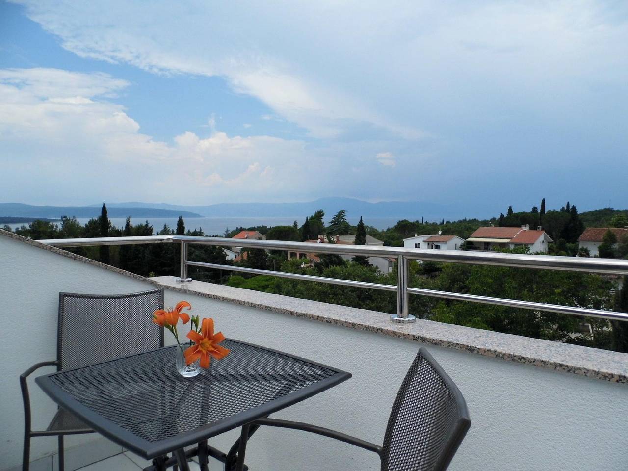Ganze Ferienwohnung, Schöne Wohnung ideal für zwei Personen mit herrlichem Meer wiev in Malinska, Krk
