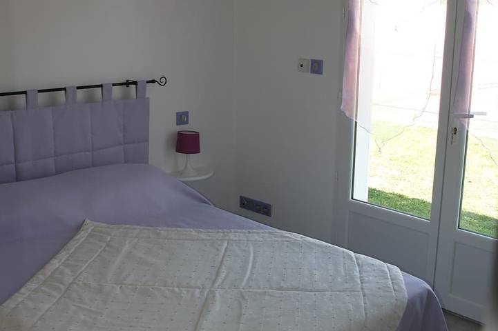 Gîte pour 4 personnes, avec piscine ainsi que jardin et terrasse à Marsilly - 2