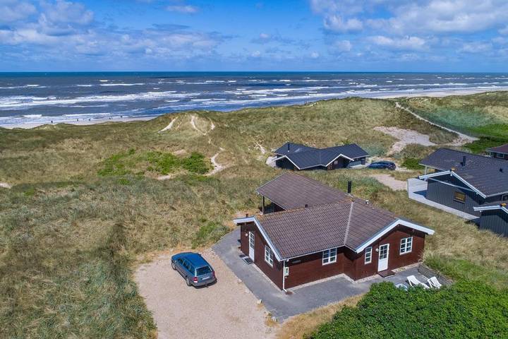 Villa for 4 personer, med Balkon/Terrasse og Terrasse såvel som Sauna og Udsigt i Henne