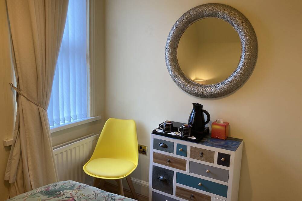 Entire apartment, Mountroyal Victorian Self Catering Apartments 3&4.  (Sleeps9.) in Belfast, County Down