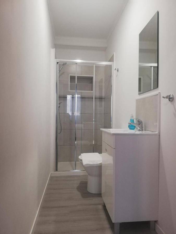 Apartamento de férias inteiro, Double Room with External Private Bathroom in Cascais e Estoril, Costa de Lisboa