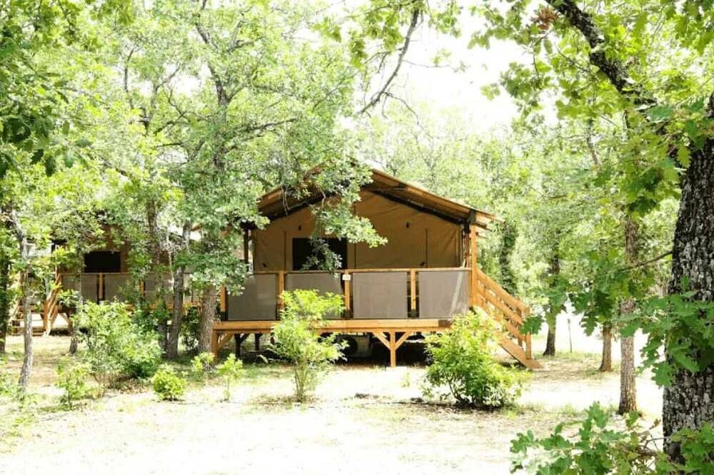 Camping pour 5 Personnes dans Saint-Saturnin-lès-Apt, Parc naturel régional du Luberon