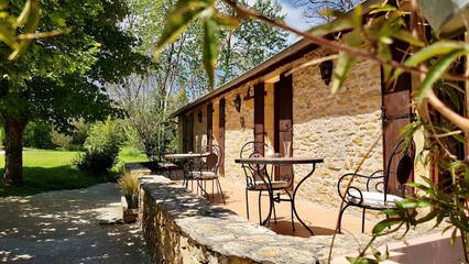 Chambre d’hôte pour 2 personnes, avec piscine et jardin à Saint-André-d'Allas