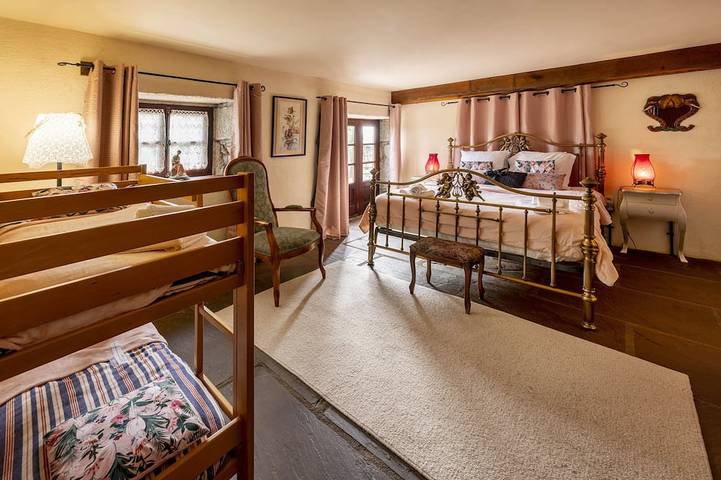 Location de vacances pour 16 personnes, avec jacuzzi et jardin à Gouttières - 3