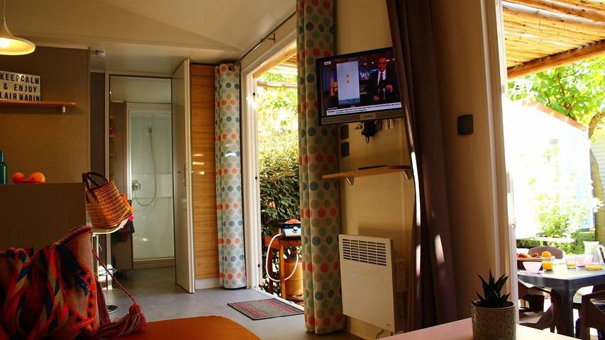 Camping für 6 Personen, mit Pool und Whirlpool sowie Terrasse in Vias Plage - 4