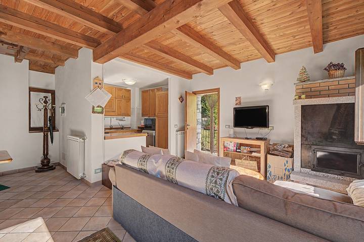 Apartamento entero, Apartamento 'Casa Prucci' con vistas a las montañas, jardín privado y Wi-Fi in Pontegrande (Bannio Anzino), Bannio Anzino