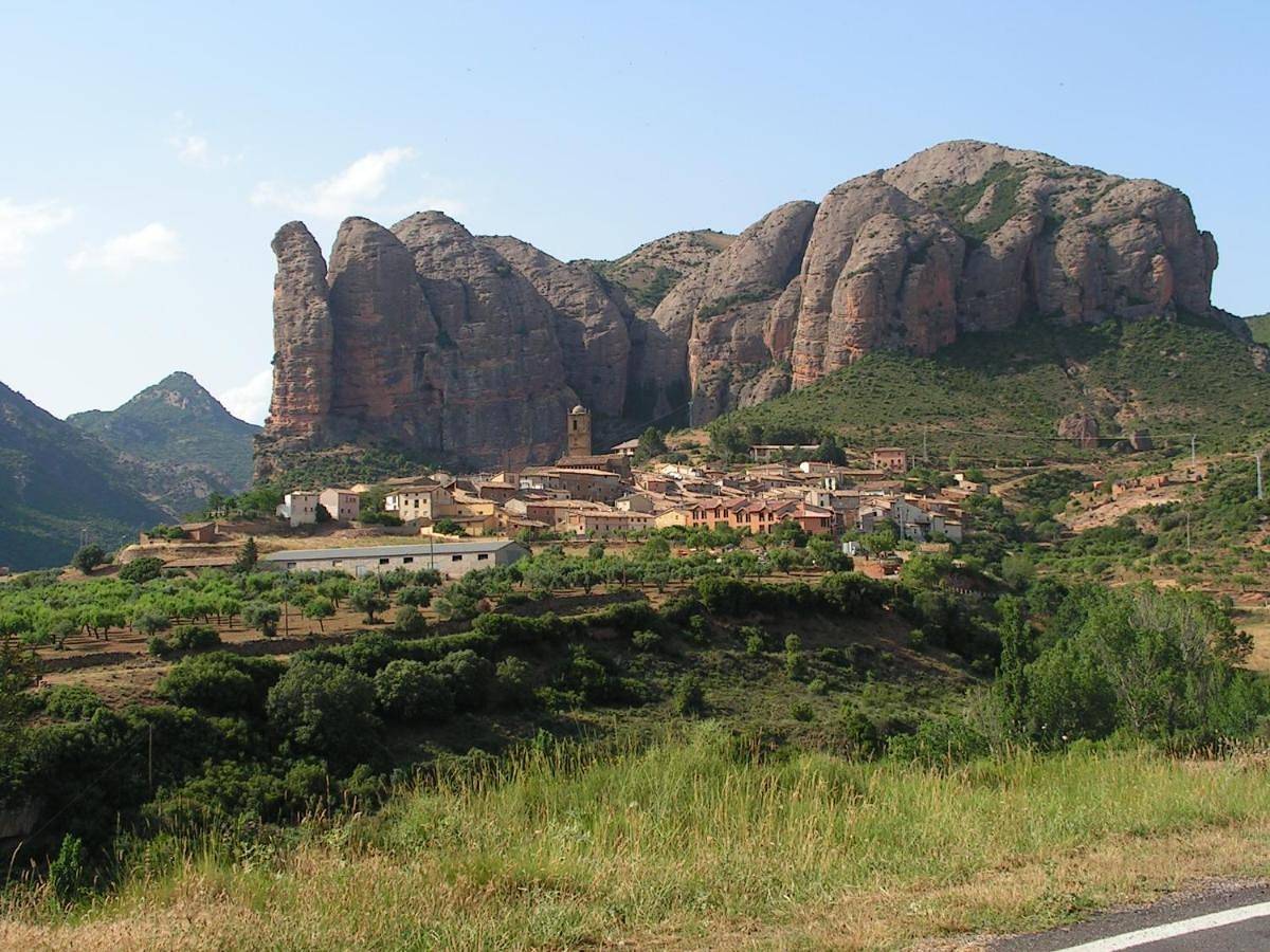 Casa Mallos de Agüero in Agüero, Provincia de Huesca