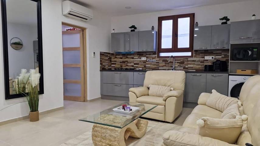 Gîte pour 6 personnes, avec terrasse à Puichéric - 2