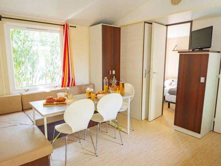 Camping pour 6 personnes, avec terrasse et piscine à Vic-la-Gardiole - 2