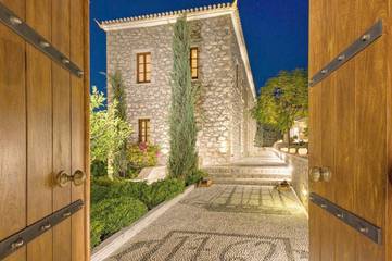 Holiday rental for 2 people, with garden and view as well as pool in Spetses