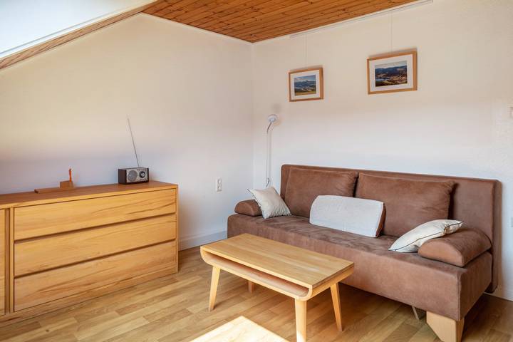 Entire apartment, Holiday Apartment 'Cheny 2' with Mountain View, Open Terrace in Front of the House in Titisee (Titisee-Neustadt), Titisee-Neustadt