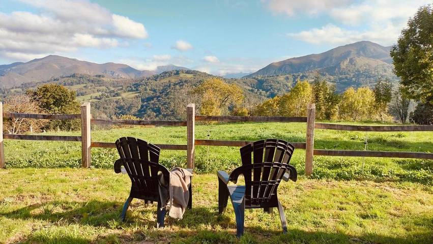 Casa rural para 4 personas, con vistas y jardín en Piloña