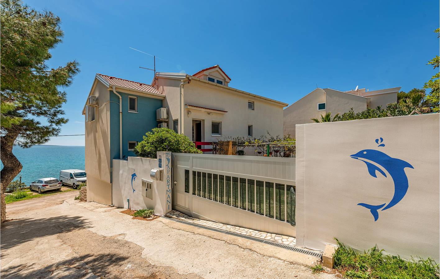 Ganze Ferienwohnung, Gemütliche Wohnung mit Terrasse, WLAN und Parkplatz, 100 m bis zur Küste in Pag Stadt, Pag