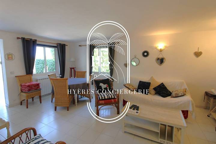 Gîte pour 6 personnes, avec terrasse, adapté aux familles à Giens - 3