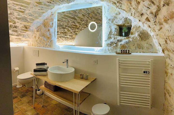 Gîte pour 2 personnes à Saint-André-de-Cruzières - 2