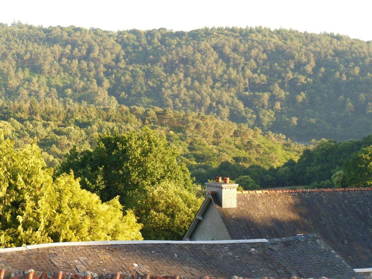 Double Room with Private External Bathroom in Caurel, Région de Guingamp