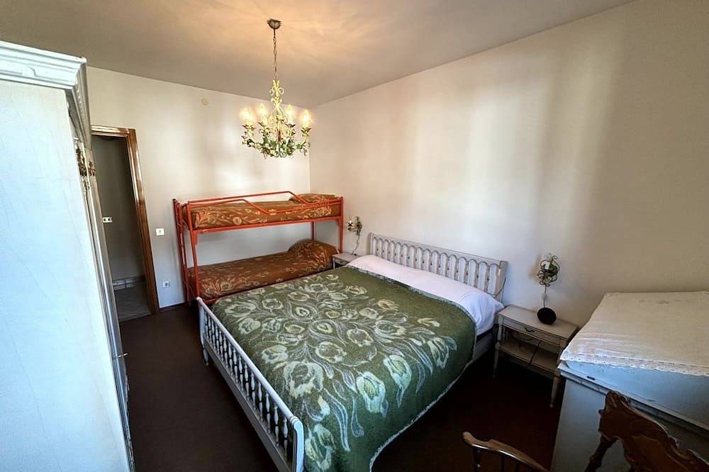 Appartamento intero, 3 bedroom apartment in borno in Borno, Prealpi Bergamasche Orientali