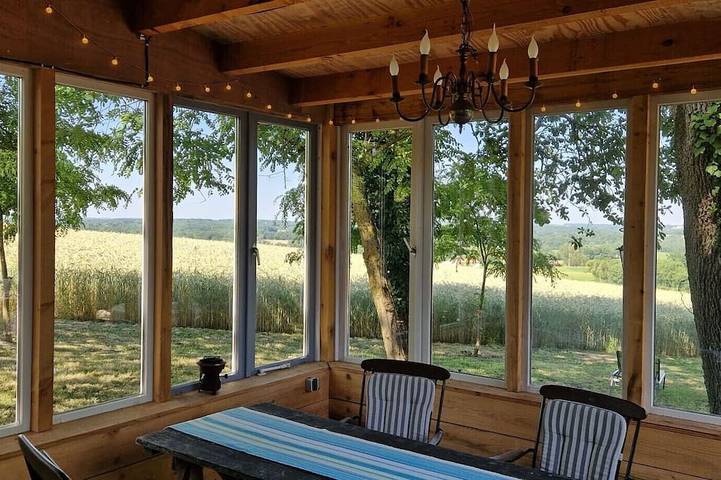 Location de vacances pour 3 personnes, avec Jacuzzi ainsi que Jardin et Piscine à Douzains