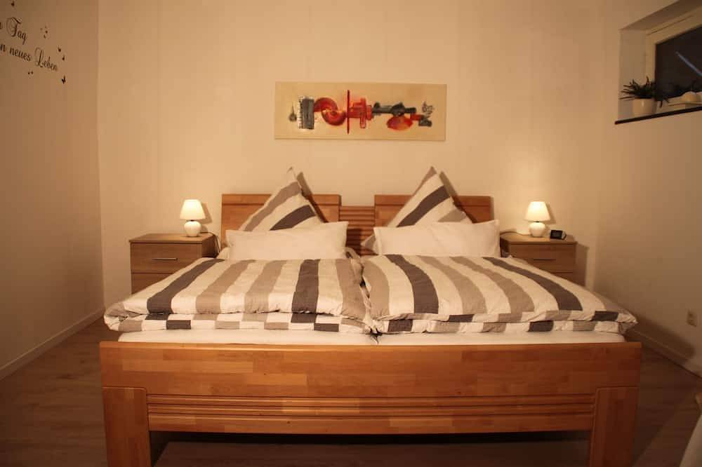 Ganze Wohnung, Schöne, Fewo,Nähe Nürburgring, ideal zum Wandern/ Traumpfade, kostenlose Wlan in Luxem, Osteifel