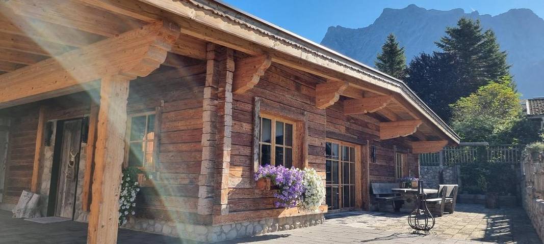 Chalet voor 4 personen, with terras and uitzicht as well as sauna in Ehrwald