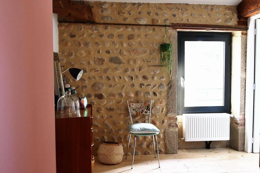 Gîte chez ninette dans maison à partager in Chanos-Curson, Région de Valence