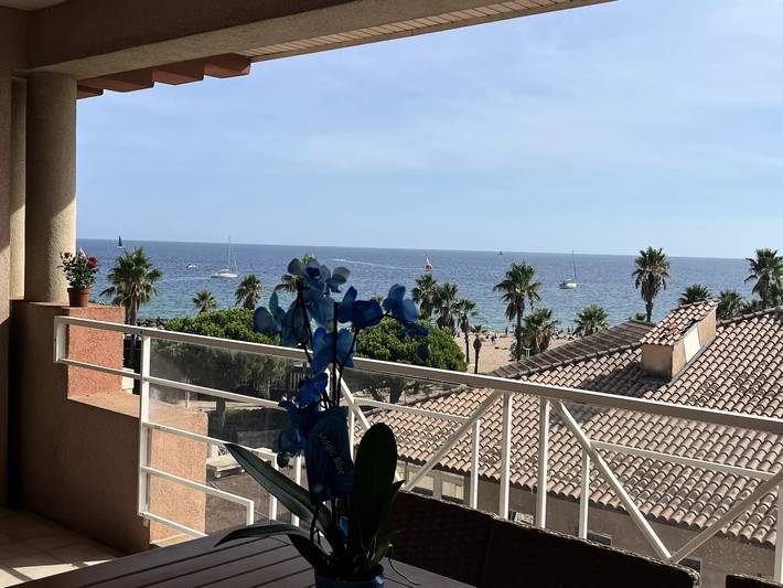 Gîte pour 4 personnes, avec piscine et balcon dans Plage du Port Fréjus